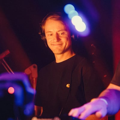 T:Base Drum and Bass Artist Image